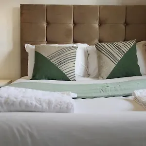 https://50-percent-off-modern-large-double-bed-room-in-zone-2.cambridgehotelsuk.com
